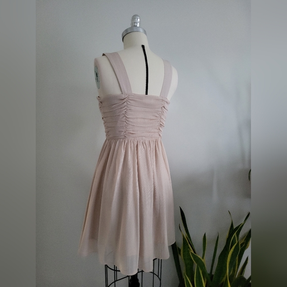 Zipper front ruched bodice dress - Picture 3 of 8